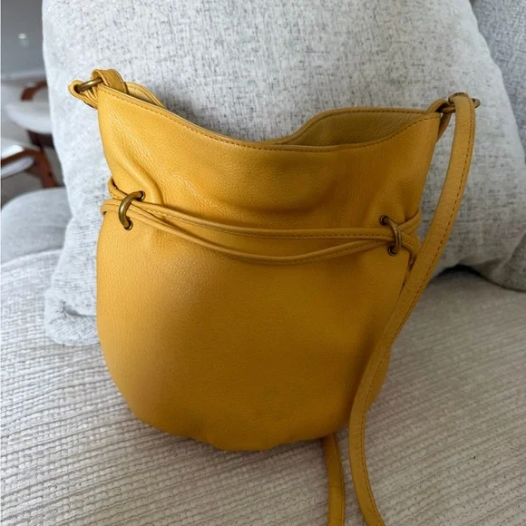 HOBO brand Yellow Leather Crossbody drawstring bag 9.5x7 - Picture 2 of 8